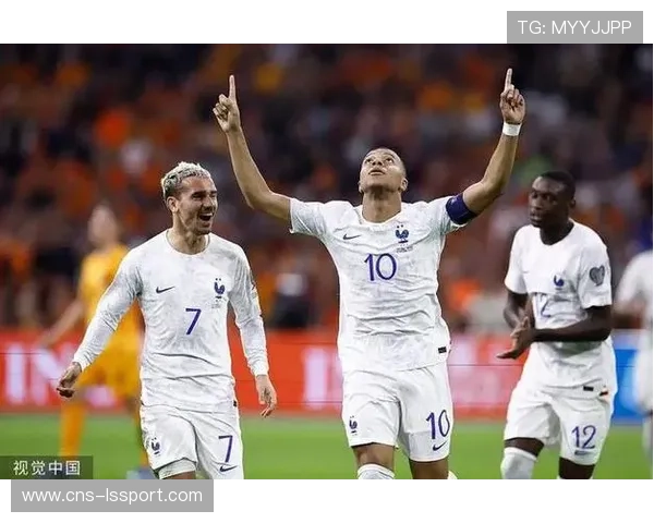 姆巴佩双响助法国4-0大胜乌克兰，高卢雄鸡提前晋级世界杯
